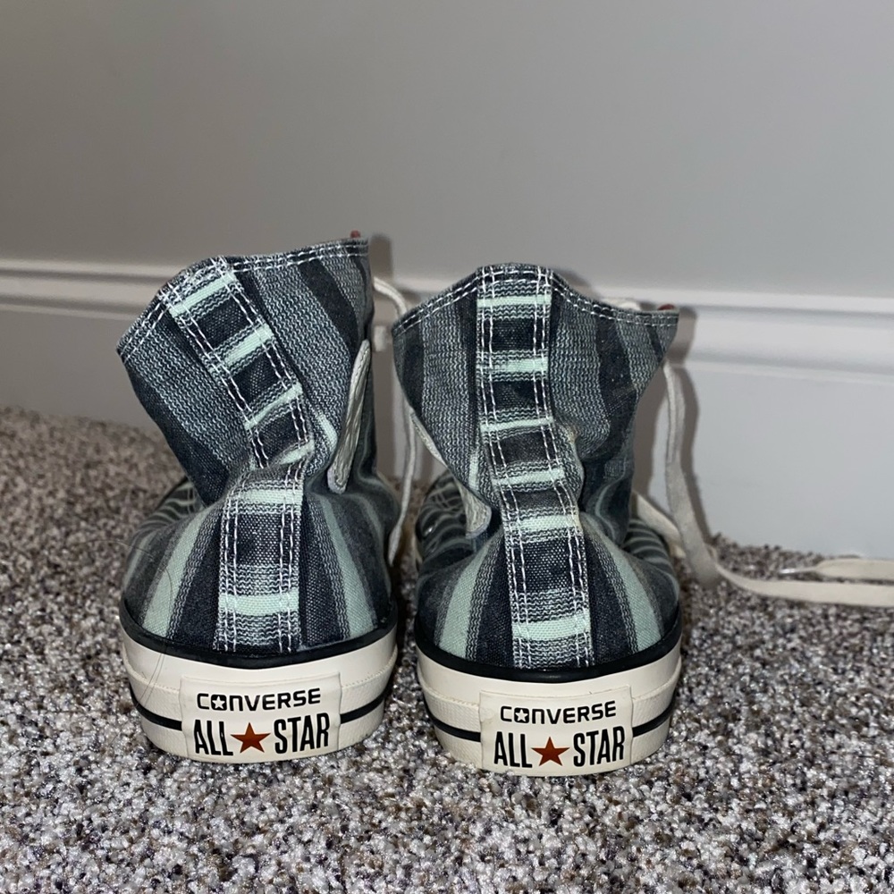 Converse size 9.5 women’s (high tops) - Picture 3 of 6